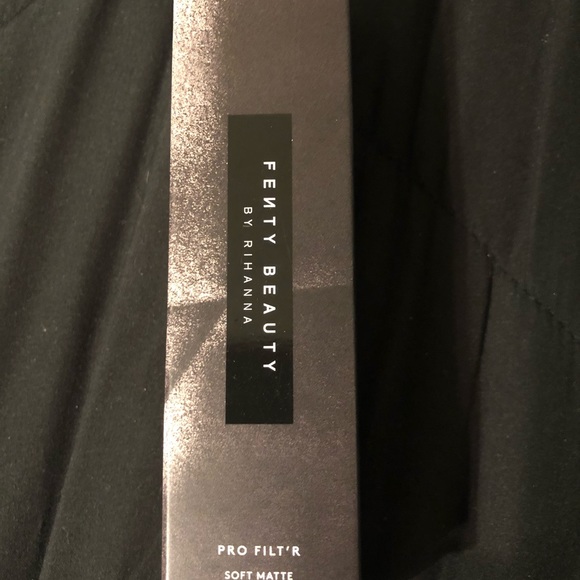 Fenty 250 Pro Filt’r Soft Matte Liquid Foundation - Picture 2 of 3